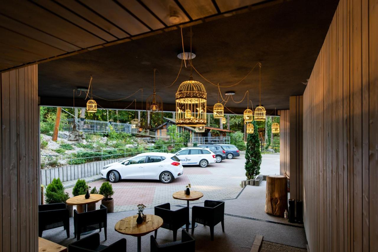 Hotel Veverica Тренчин Екстер'єр фото