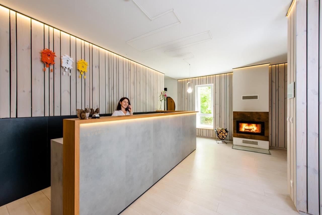 Hotel Veverica Тренчин Екстер'єр фото