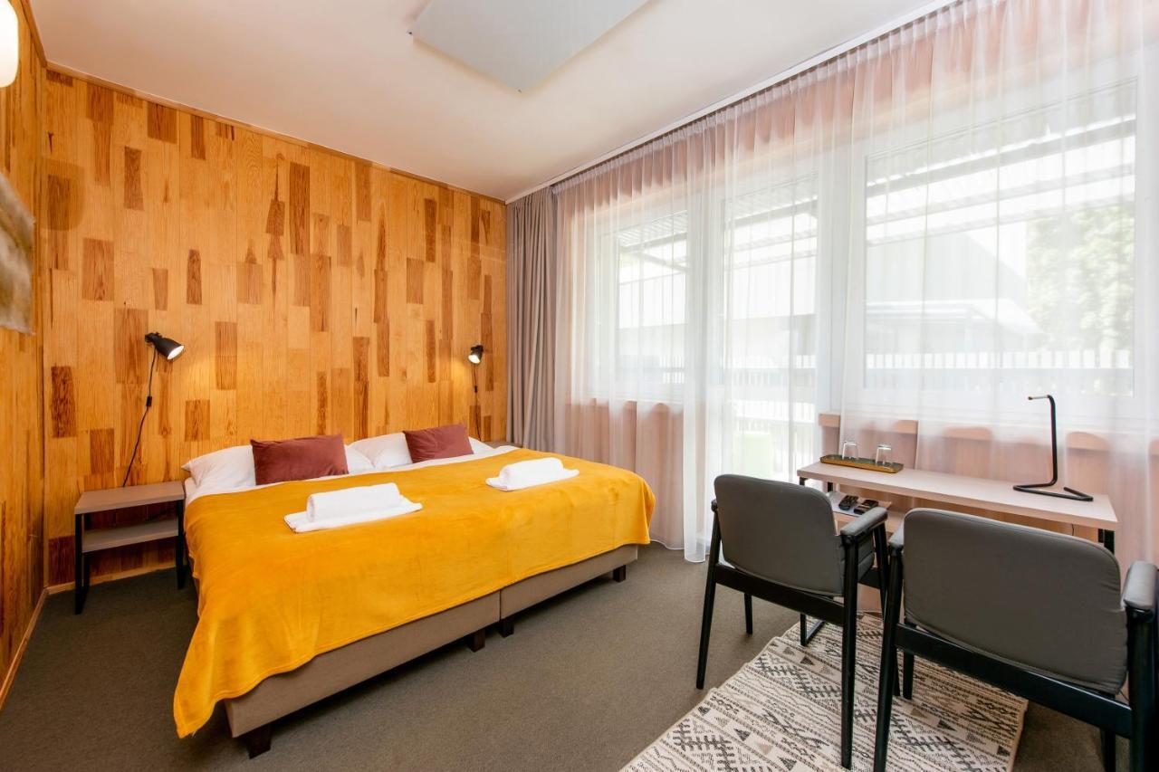 Hotel Veverica Тренчин Екстер'єр фото